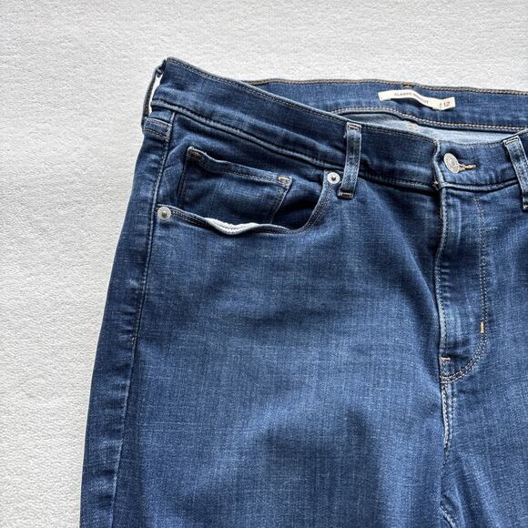 Levi Strauss Women Jeans Size 12 Classic Bootcut Medium Wash Stretch Comfort - Picture 5 of 14
